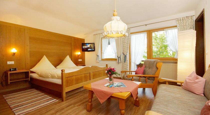 Gaestehaus Schuler Riezlern Rum bild